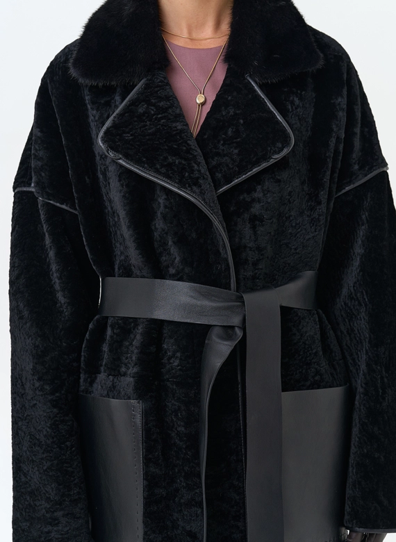 Женская двухсторонняя дубленка с английским воротником фото