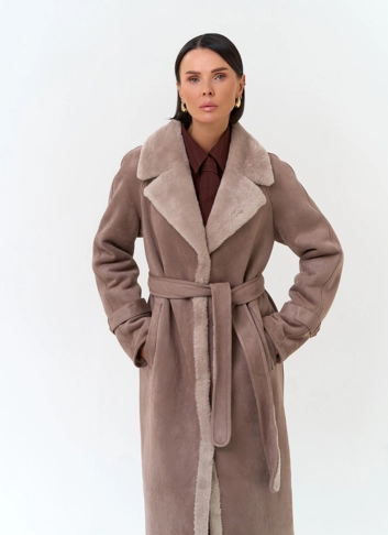 Женская дубленка из эко замши с английским воротником