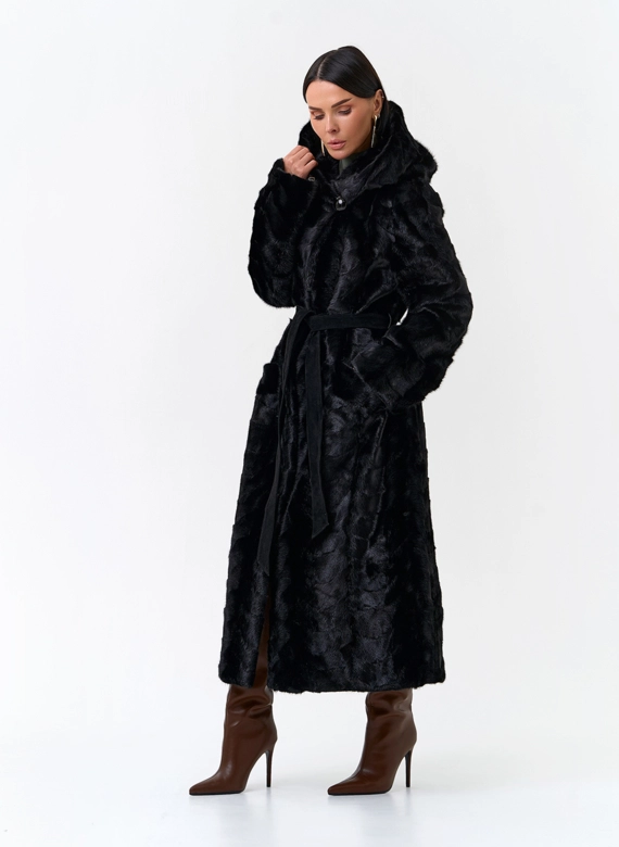 Шуба из меха норки с капюшоном