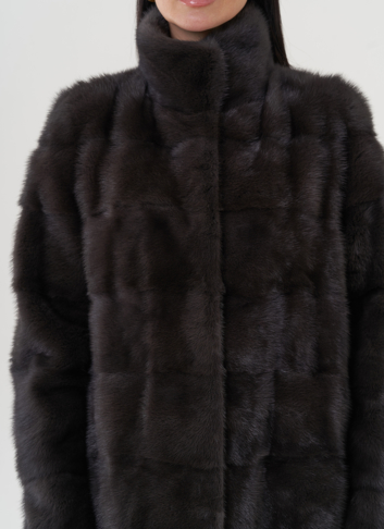 Шуба из норки с воротником стойка