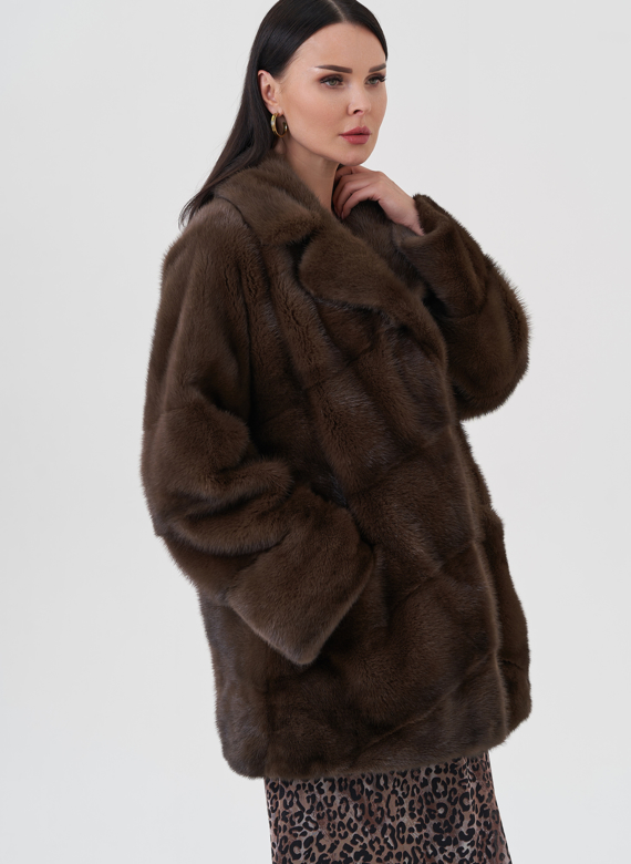 Шуба из норки с английским воротником 