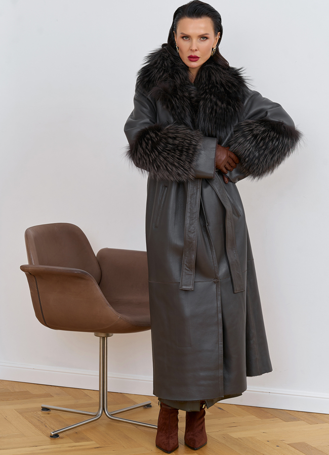 Женская натуральная дубленка с отделкой из меха лисы модель № 31610 меха малина