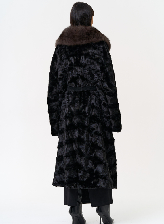 Женская шуба из меха норки с воротником из меха песца