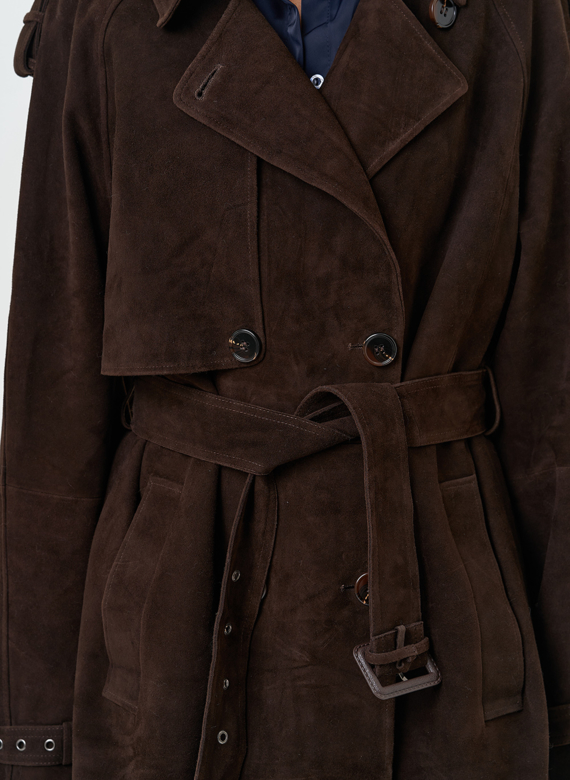 Длинный плащ из натуральной замши коричневого цвета