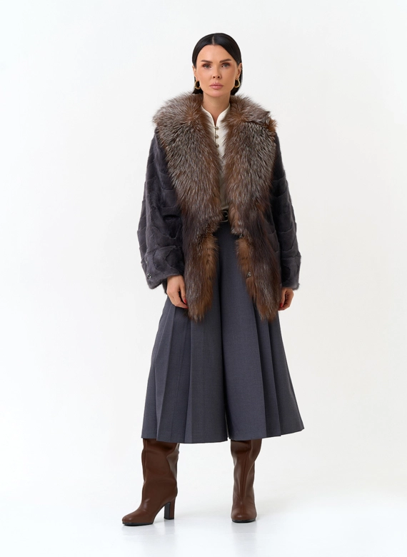 Шуба из норки с отделкой из меха лисы фото