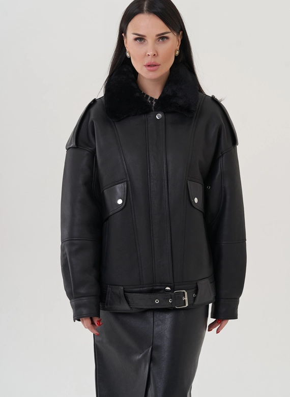 Женская дубленка черного цвета 