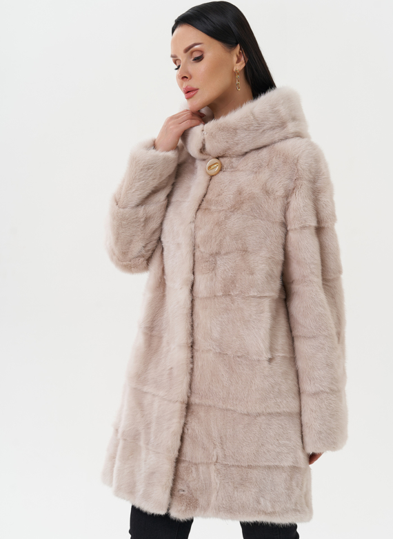 Светлая норковая шуба с капюшоном