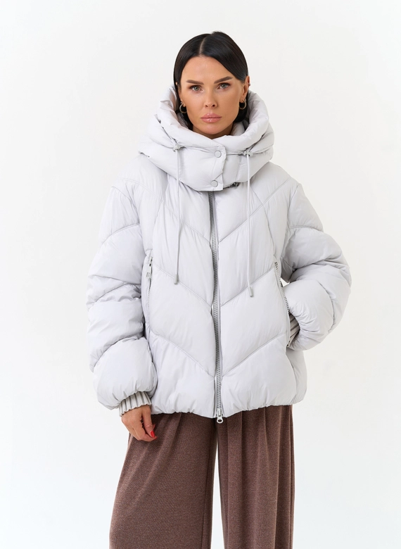 Женский пуховик с капюшоном фото