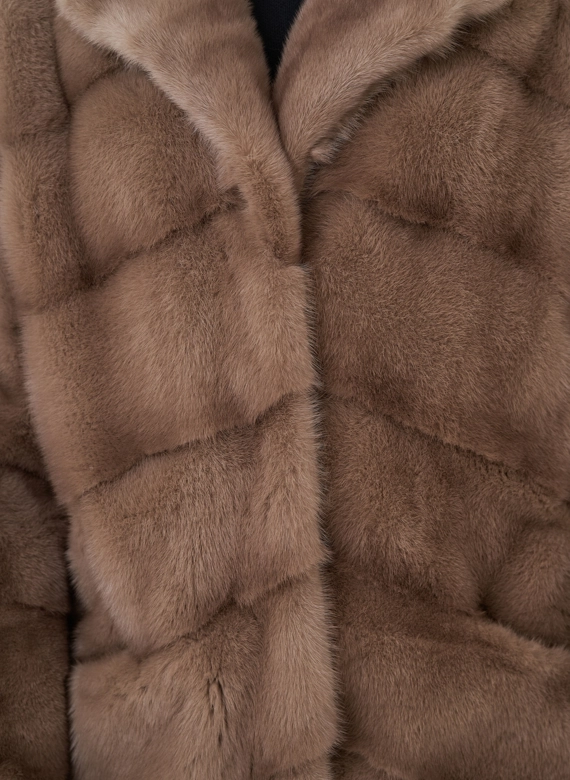 Шуба из норки с английским воротником 
