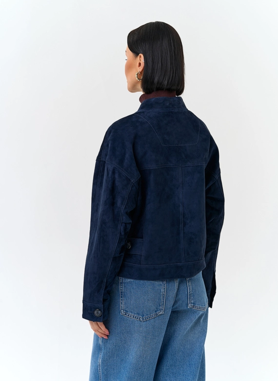 Женская куртка из натуральной замши синего цвета