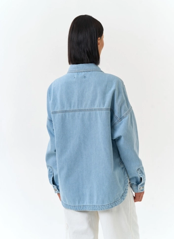 Женская джинсовая куртка рубашка