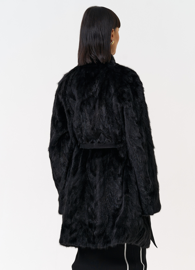 Женская шуба из меха норки в черном цвете модель № 31296 в кредит